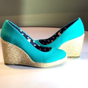 WOMANS MERONA TEAL ESPADRILLES/ WEDGE SIZE 8